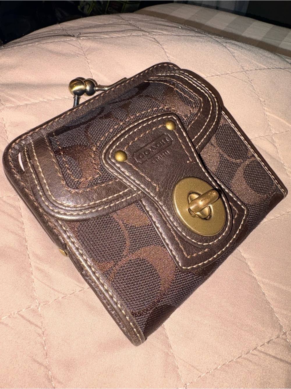 🌸 Vintage Coach Y2K KISSLOCK & TURNLOCK Legacy Wallet 🌸